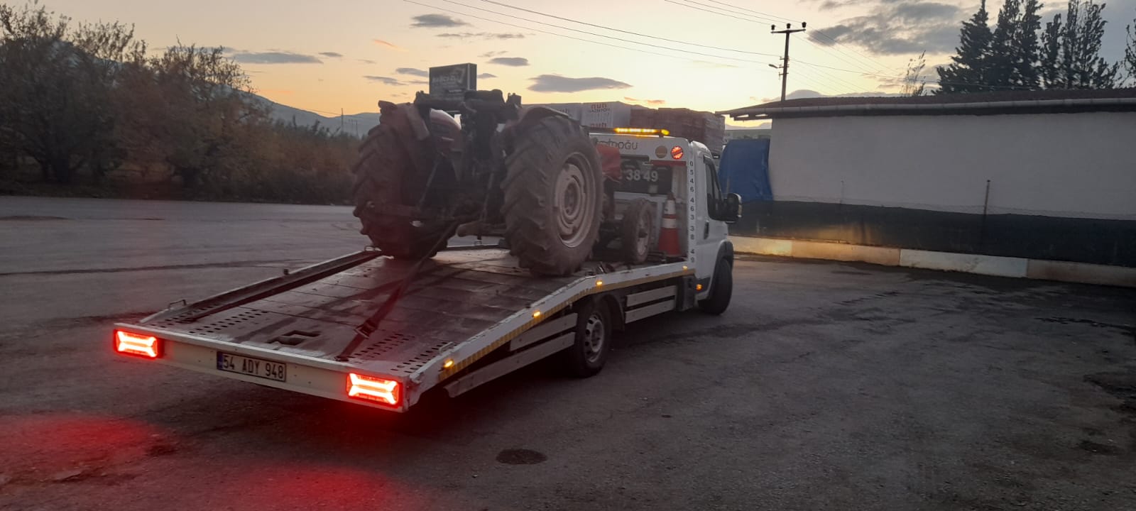 Yolda oto kurtarma hizmeti