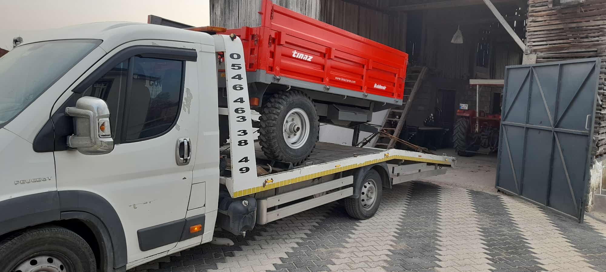Sanayi bölgesinde araç taşıma